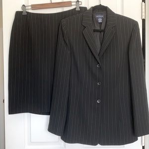 Ann Taylor Vintage  two piece pencil skirt suit 12 blazer, 14 skirt